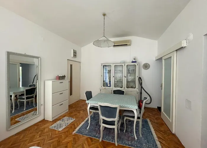 Nikola\'S Apartment
